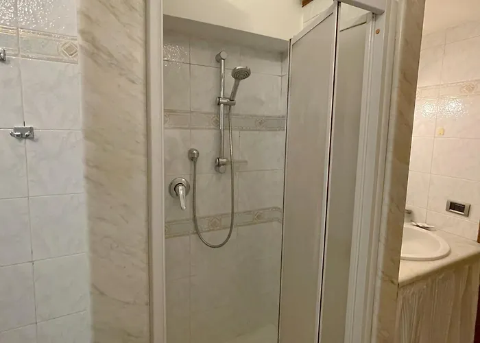 Maria Teresa Ii - Refined Living With Excellent Links - Via Alessandria - Quartiere Trieste דירה רומא